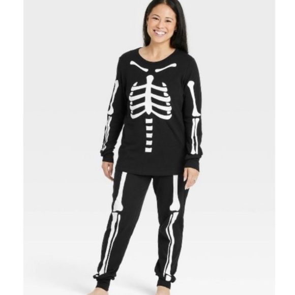 NWT Halloween Sleep Set 2-Piece Skeleton Bones Design NWT - Picture 1 of 7